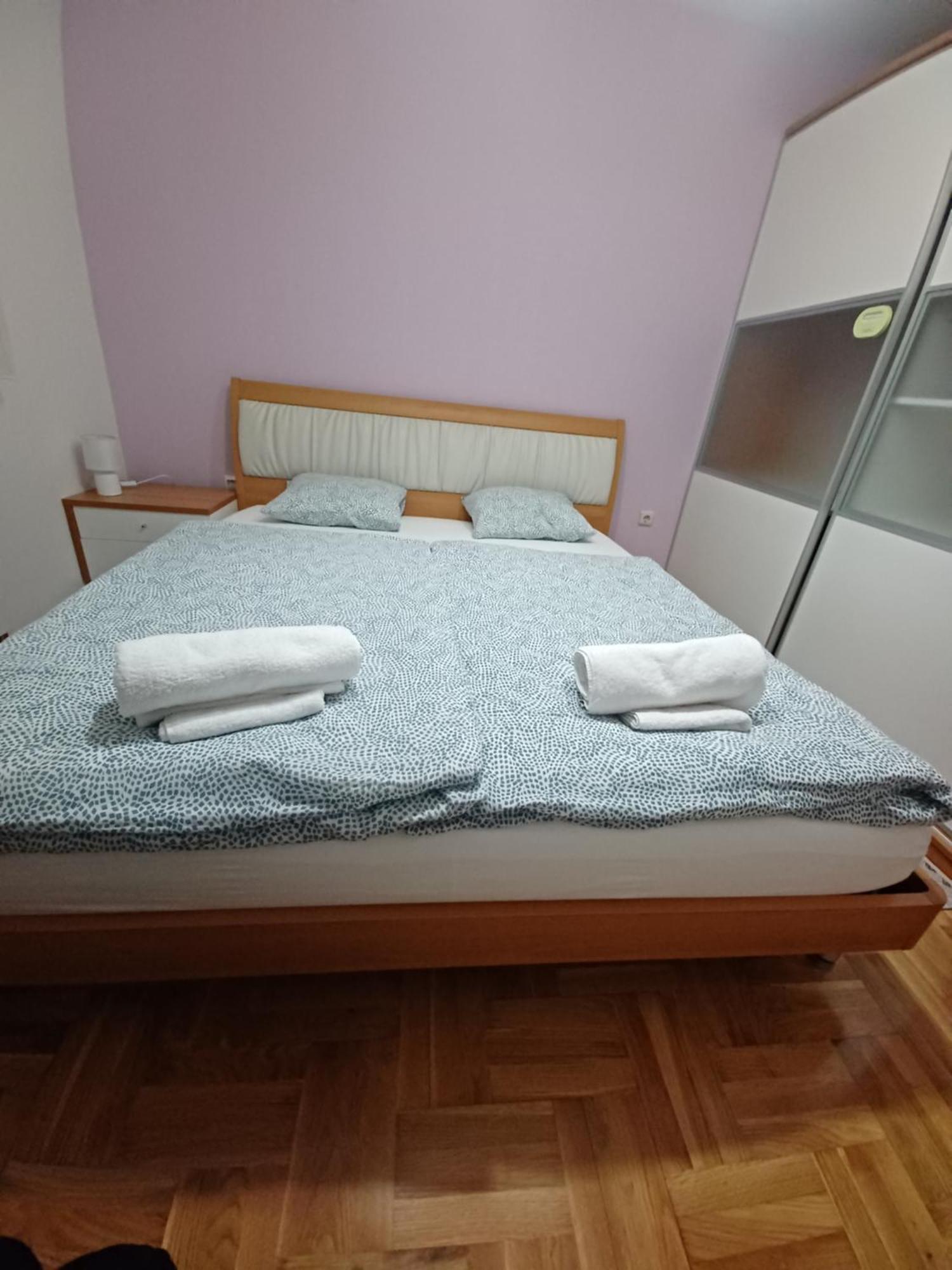 Apartman Jagoda วาราชดีน ภายนอก รูปภาพ