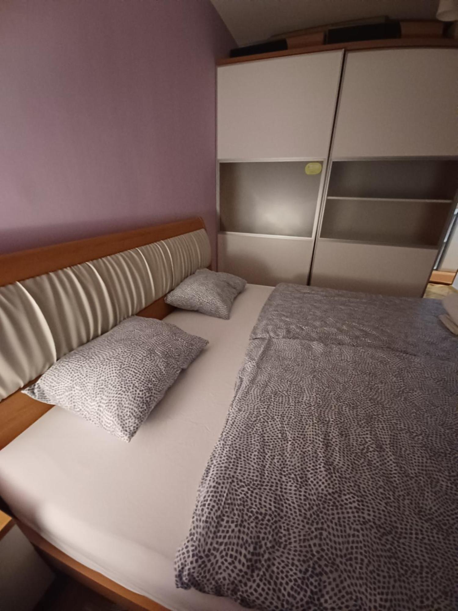 Apartman Jagoda วาราชดีน ภายนอก รูปภาพ